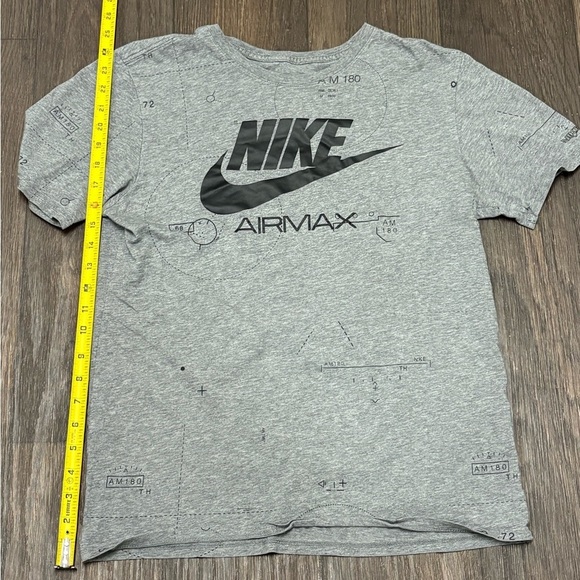 Nike Air Max Tee Shirt Men’s Medium Gray Black | Athletic T-Shirt - Picture 3 of 6